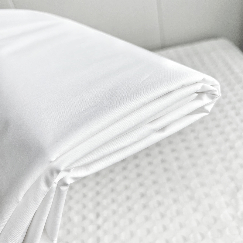 Sábanas superiores de hotel blancas de algodón satinado liso de 300 hilos